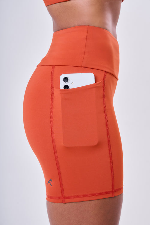 SIGNATURE SAMBA 3-POCKET SHORTS 6"