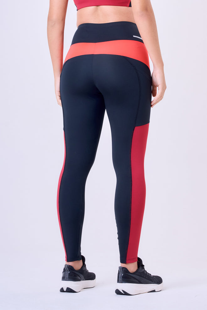 ESSENTIAL RUN FLIGHT 3-POCKET LEGGING