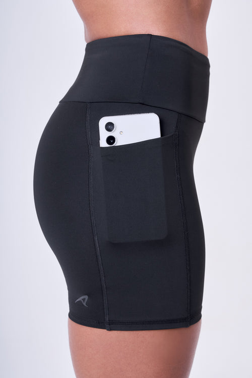 SIGNATURE SAMBA 3-POCKET SHORTS 6"