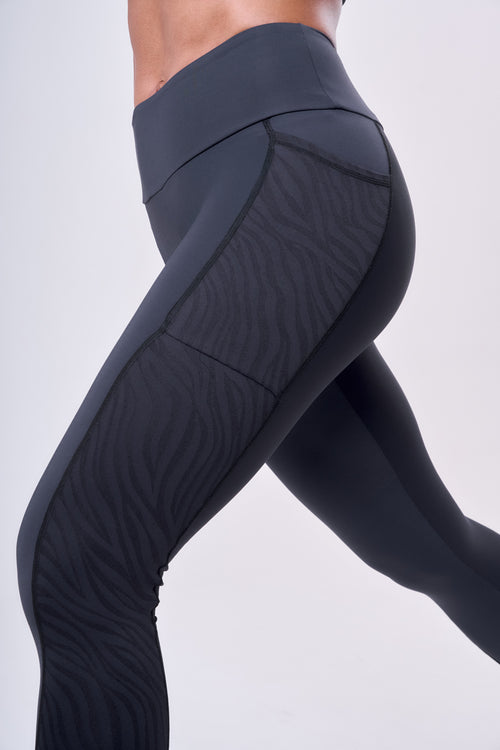 SIGNATURE SAMBA JACQUARD ZEBRA LUXE 3-POCKET LEGGING