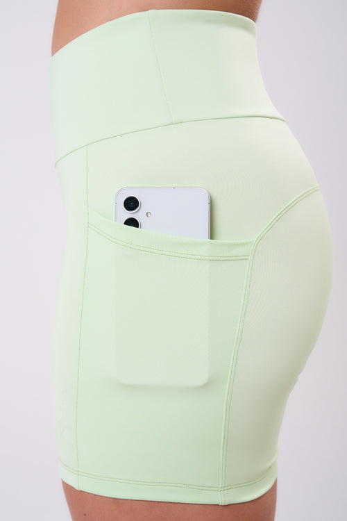 ESSENTIAL RUN STAMINA 3-POCKET 6" SHORTS