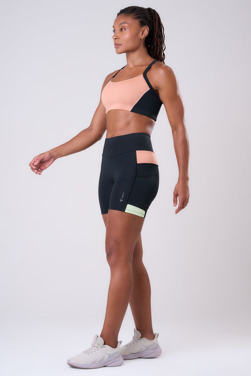 ESSENTIAL RUN FLIGHT 3 POCKET 6" COMPRESSION SHORTS