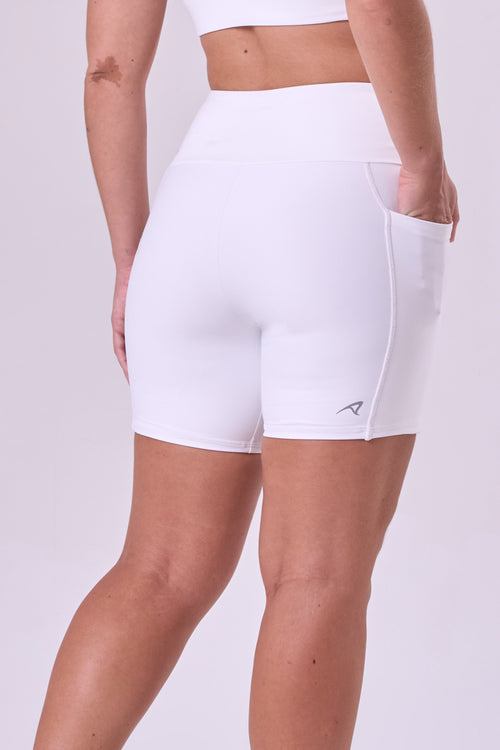 SIGNATURE SAMBA 3-POCKET SHORTS 6"