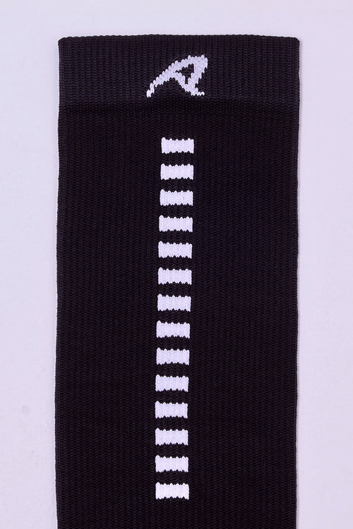 GRIT FULL-LENGTH COMPRESSION SOCKS – EMANA®